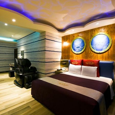 Carnival Motel Taipei Bagian luar foto