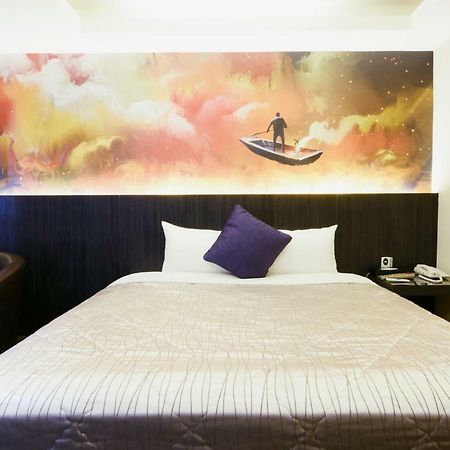 Carnival Motel Taipei Bagian luar foto