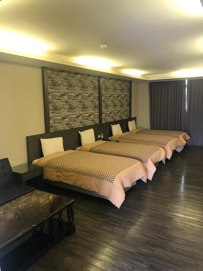Carnival Motel Taipei Bagian luar foto