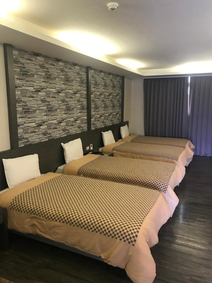 Carnival Motel Taipei Bagian luar foto