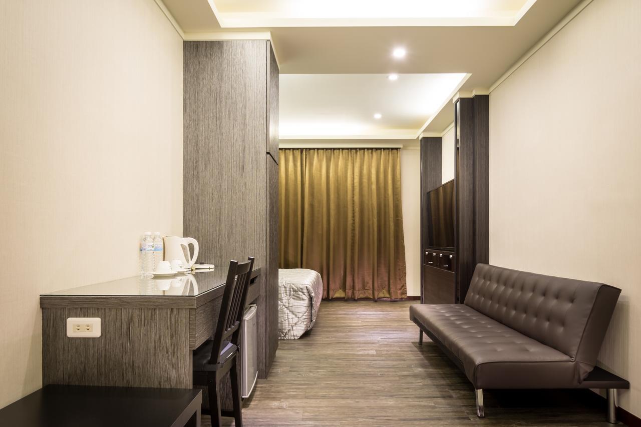 Carnival Motel Taipei Bagian luar foto