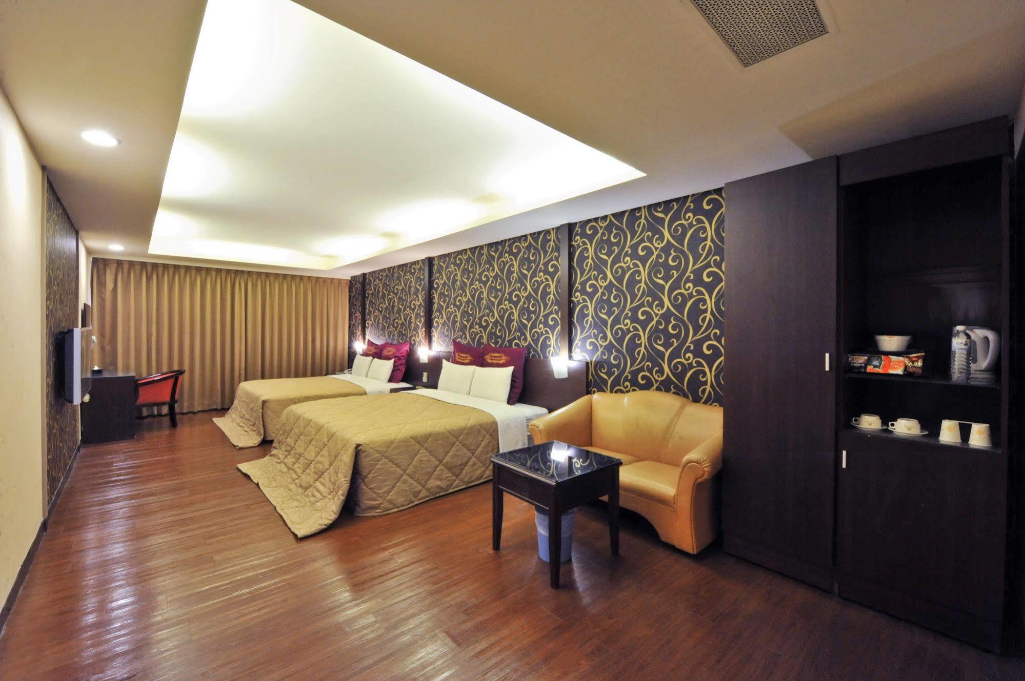 Carnival Motel Taipei Bagian luar foto