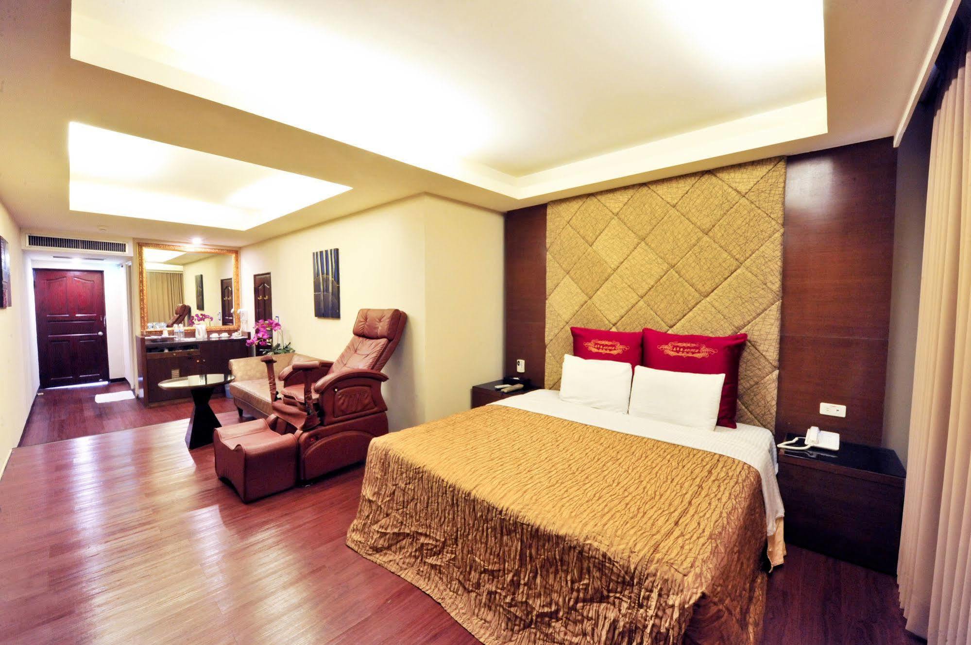 Carnival Motel Taipei Bagian luar foto