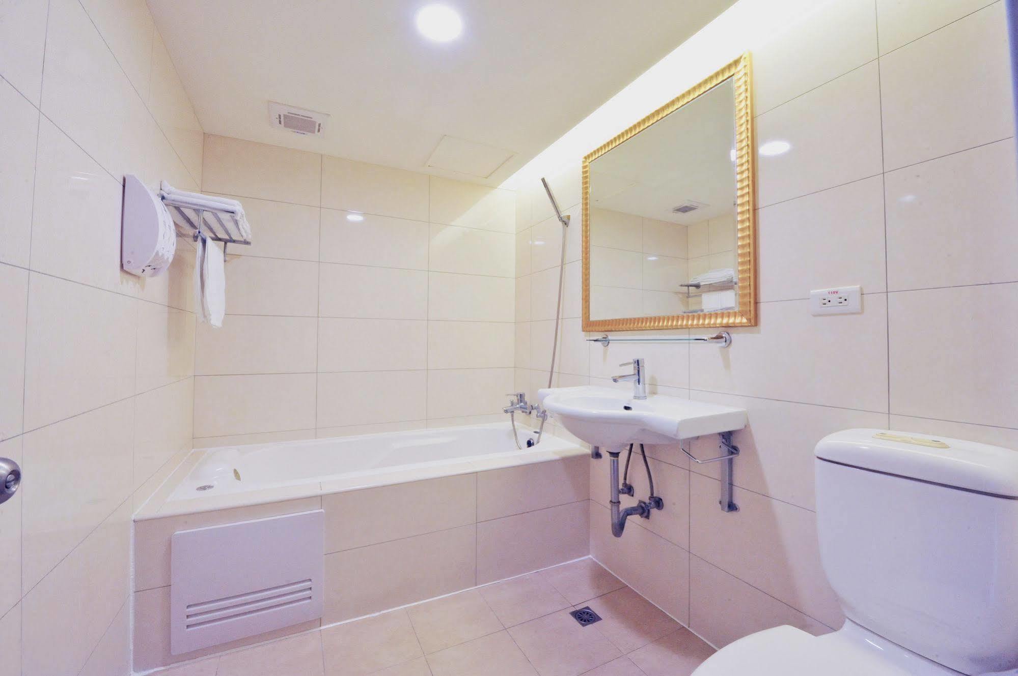 Carnival Motel Taipei Bagian luar foto