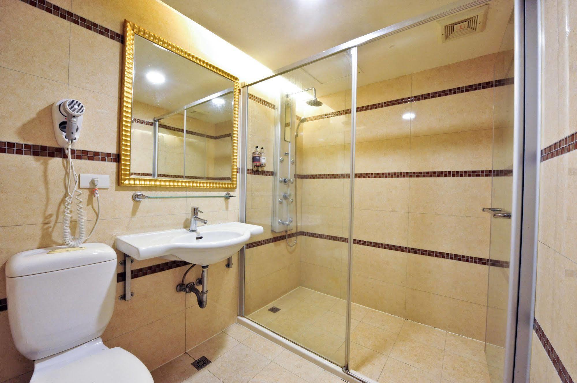 Carnival Motel Taipei Bagian luar foto