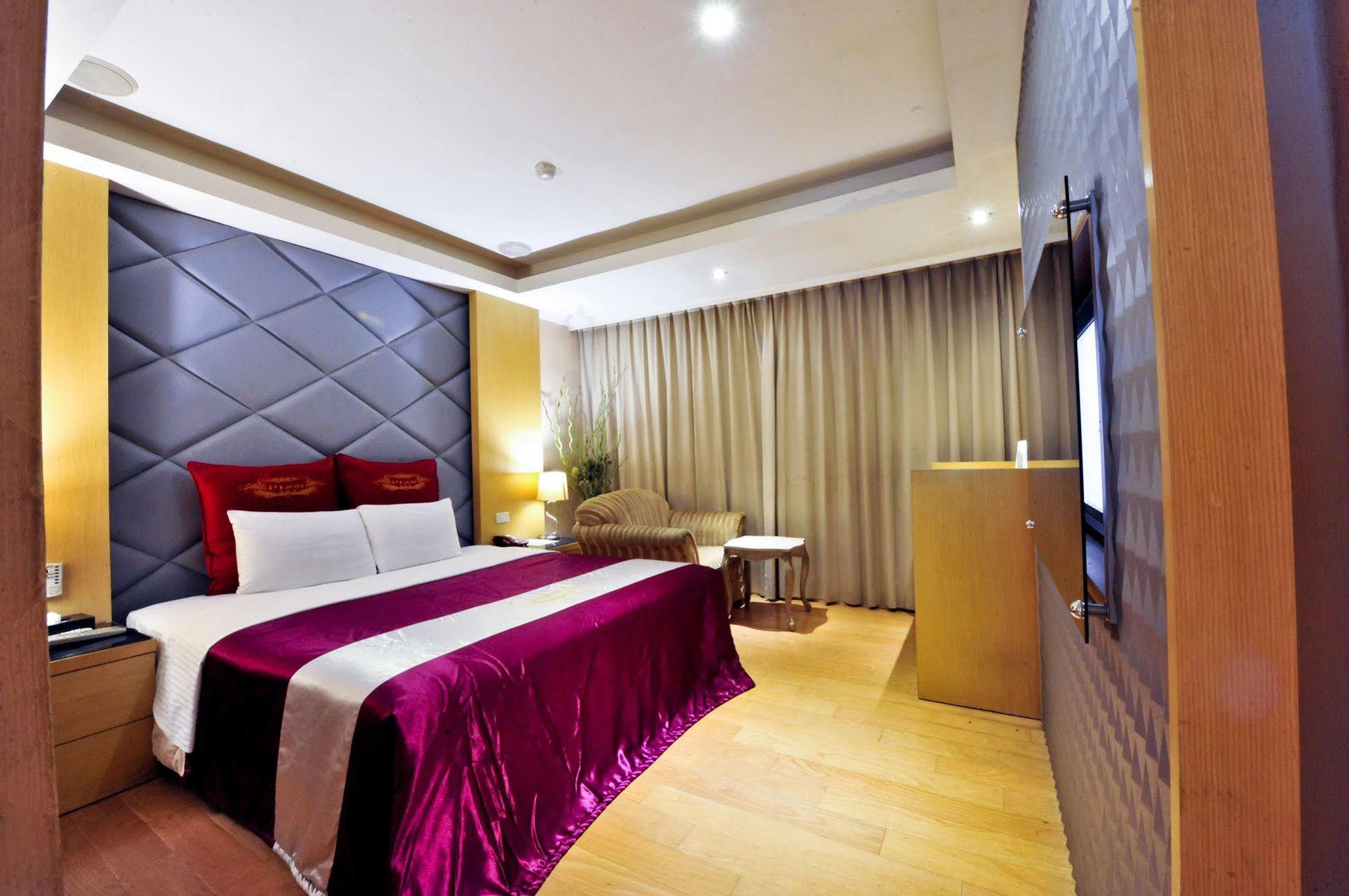 Carnival Motel Taipei Bagian luar foto