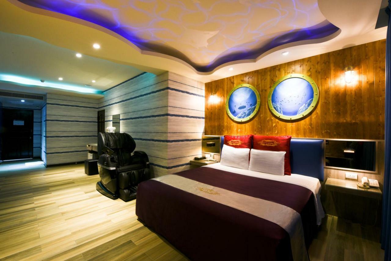 Carnival Motel Taipei Bagian luar foto