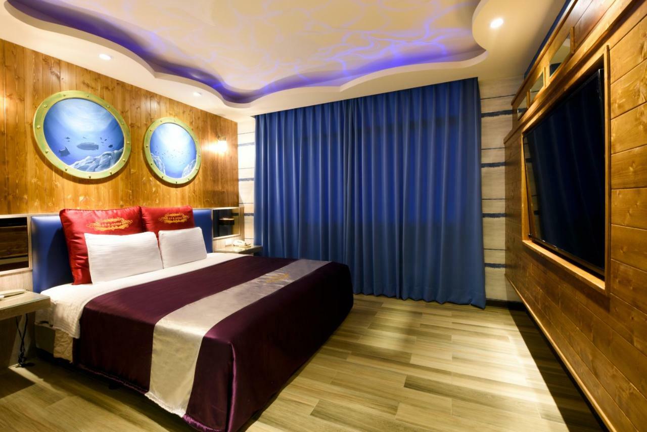 Carnival Motel Taipei Bagian luar foto