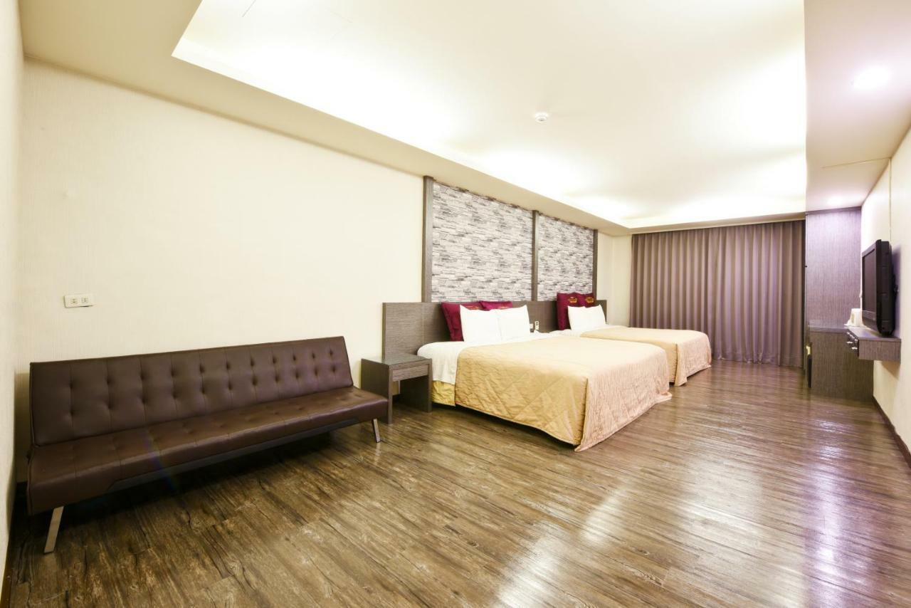 Carnival Motel Taipei Bagian luar foto
