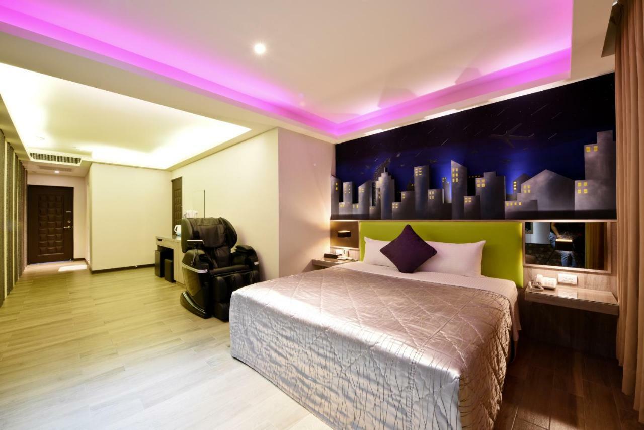 Carnival Motel Taipei Bagian luar foto