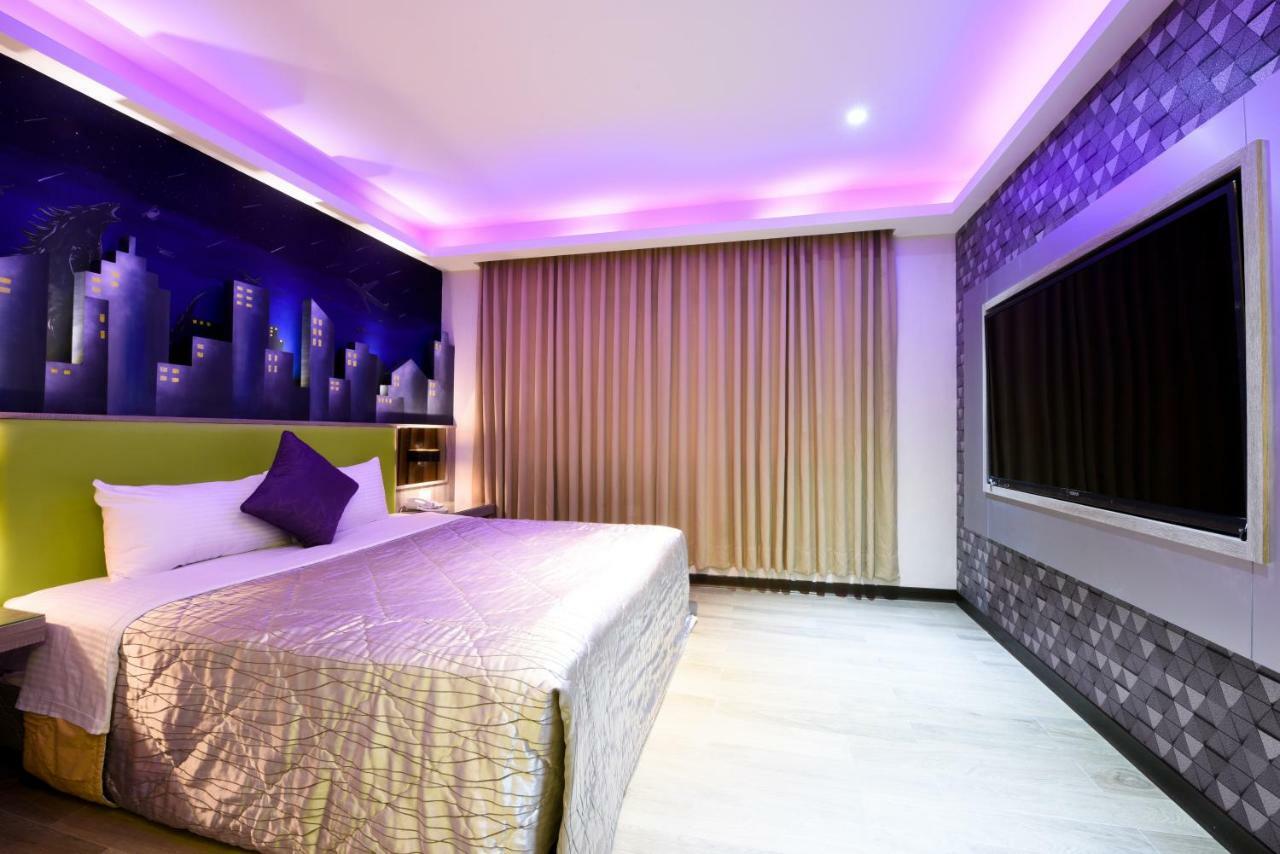 Carnival Motel Taipei Bagian luar foto