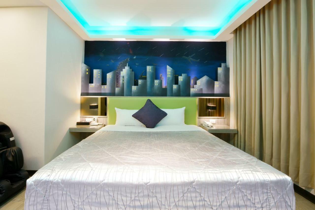 Carnival Motel Taipei Bagian luar foto